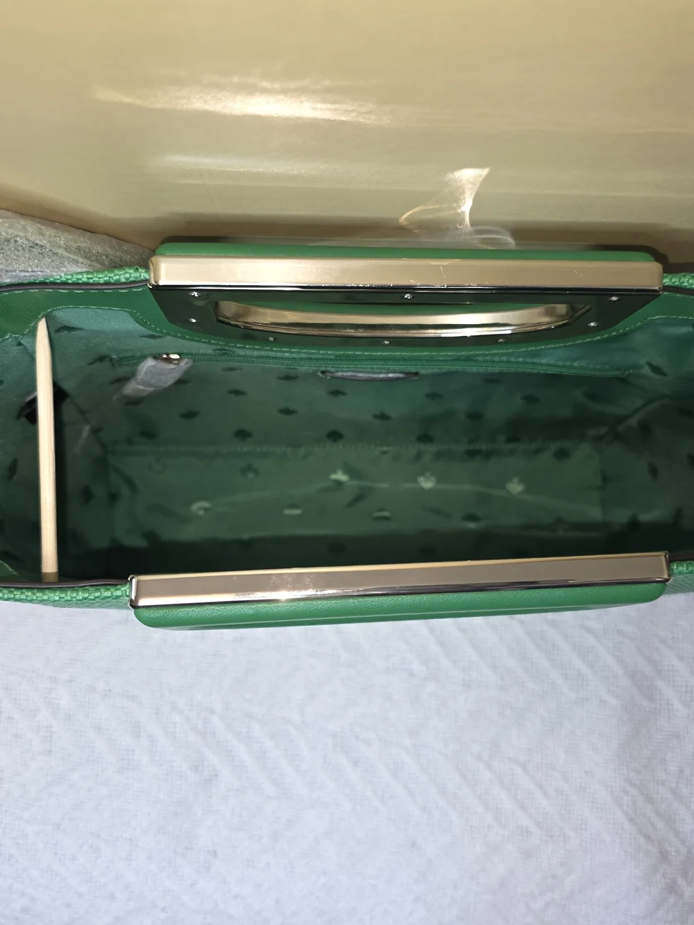 Kate Spade Alexia Straw Crossbody Clutch In Green Bean